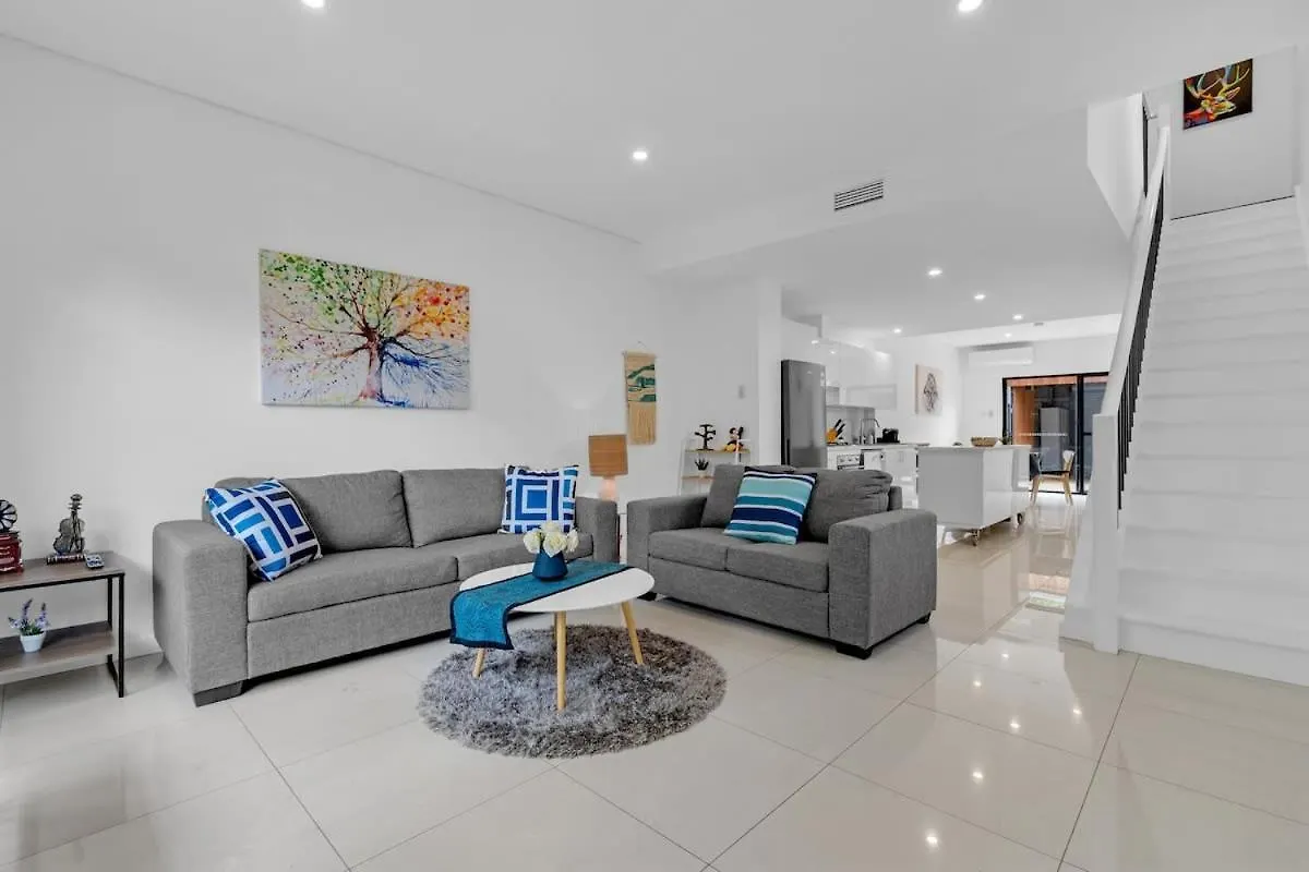 Holiday home 2Br Townhouse Cbd Chinatown Free Wifi Freeparking Villa Adelaide Australia