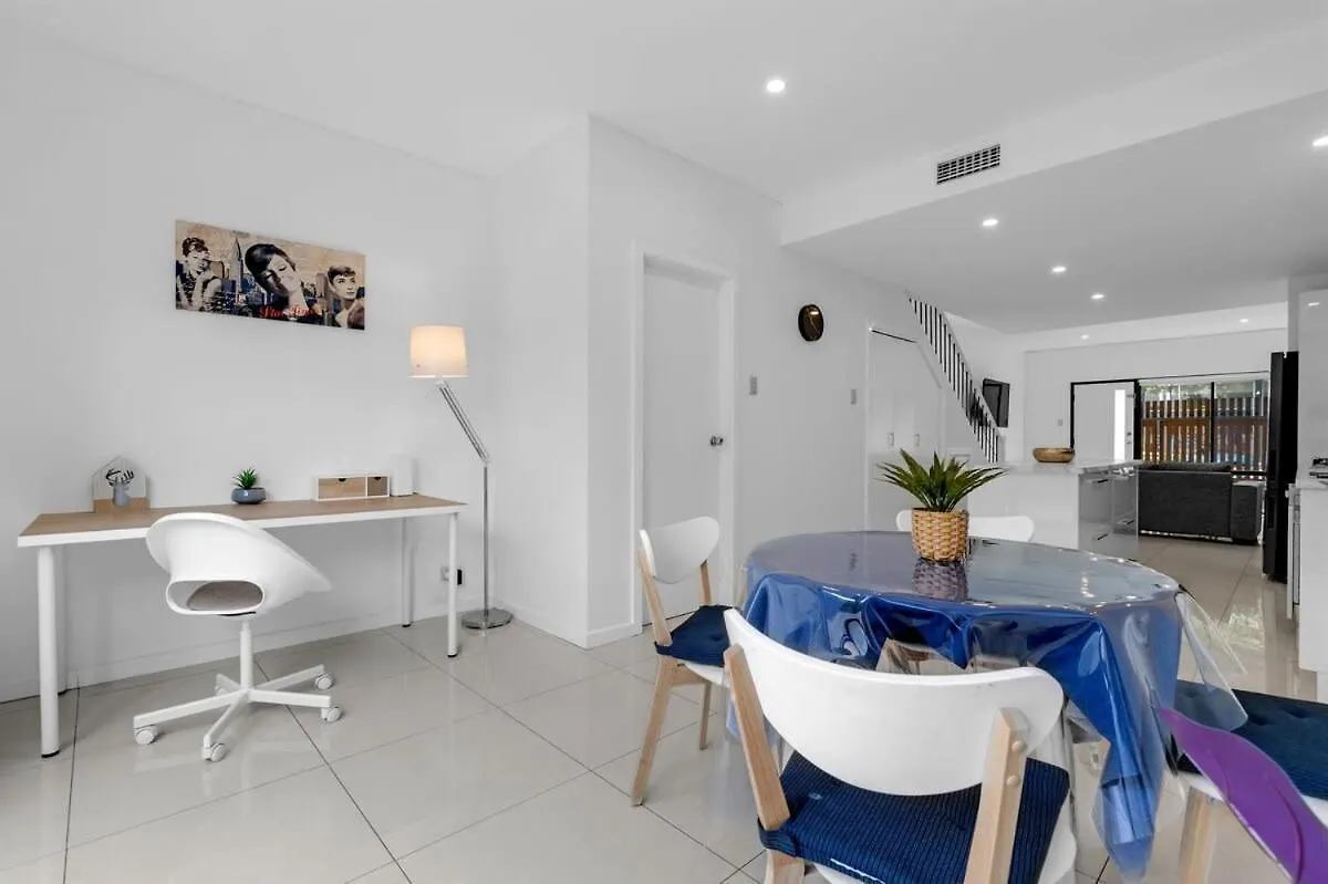 2Br Townhouse Cbd Chinatown Free Wifi Freeparking Villa Adelaide
