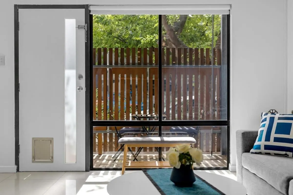 Holiday home 2Br Townhouse Cbd Chinatown Free Wifi Freeparking Villa Adelaide Australia